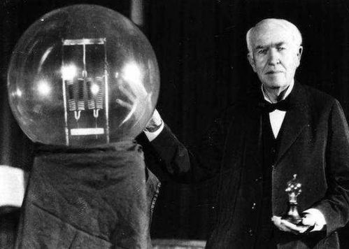 爱迪生发明电灯的故事50字